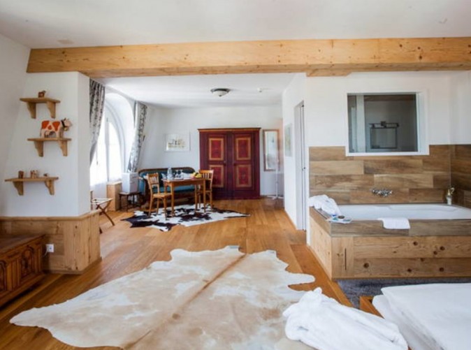 036_Carlton Europe Interlaken_Schoene Aussichten Touristik_-suite-7-685